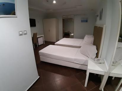 Hotel Raya Tichy Extérieur photo