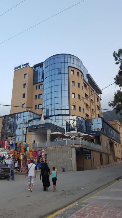 Hotel Raya Tichy Extérieur photo