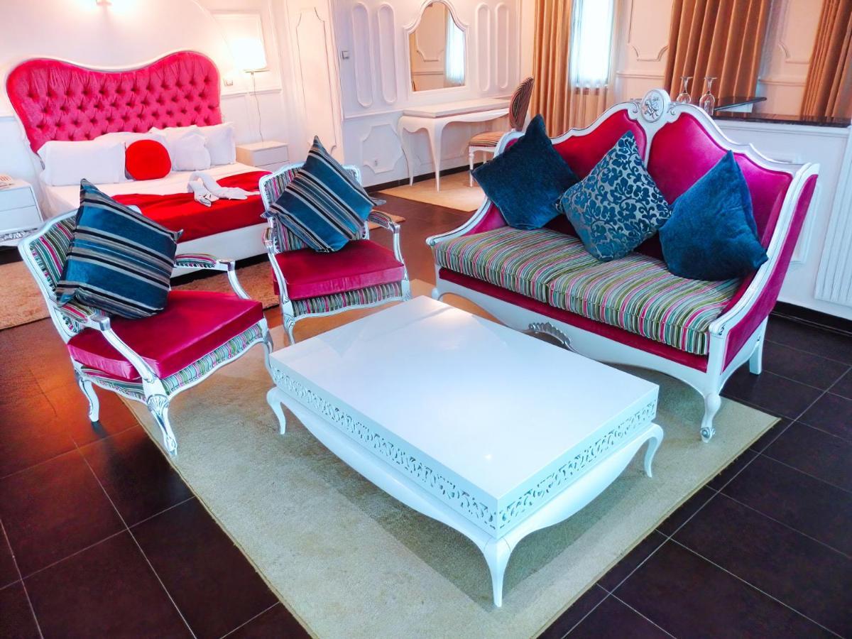 Hotel Raya Tichy Extérieur photo