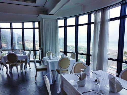 Hotel Raya Tichy Extérieur photo