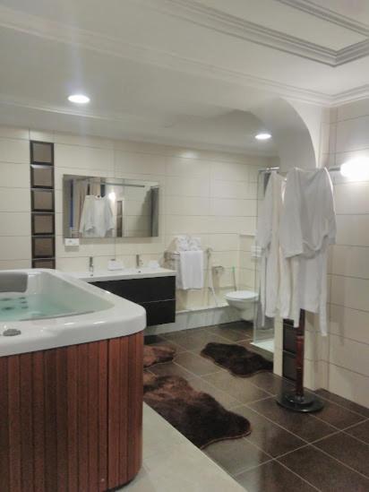 Hotel Raya Tichy Extérieur photo