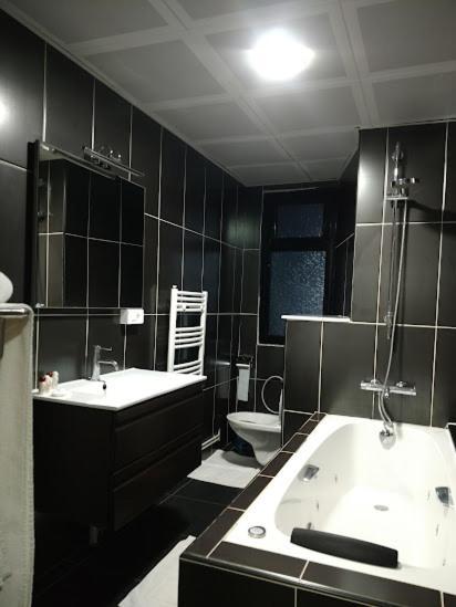 Hotel Raya Tichy Extérieur photo